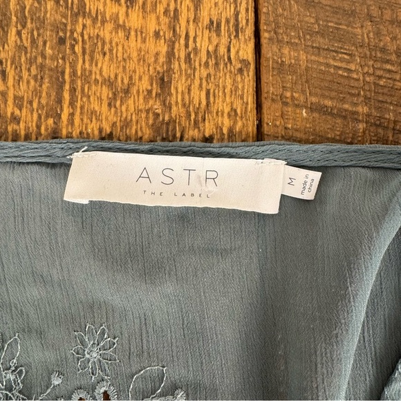 ASTR The Label Sage Green Embroidered Peplum Blouse Top Size M - Picture 2 of 10